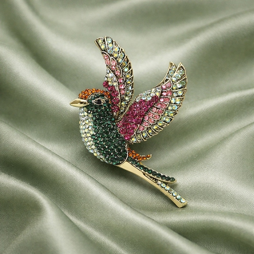 Hummingbird Green Crystal Bird Brooch – Sparkling Rhinestone Pin